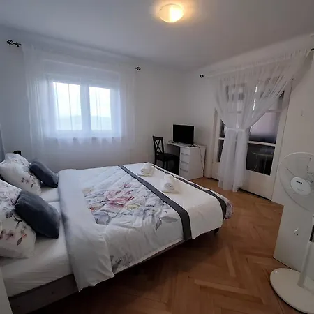 Appartement Apolonija *